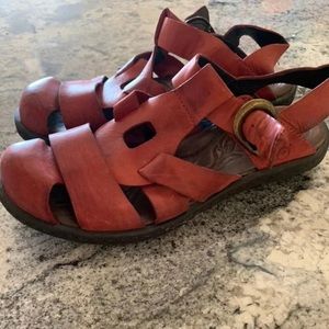 Born Red women’s Sandals!